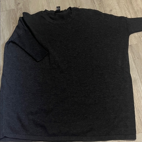 Forever 21 Charcoal Short Sleeve Tee - Picture 1 of 2